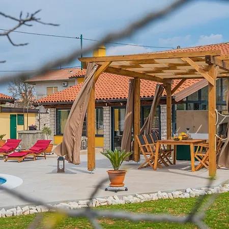 Ferienhaus/holidayhouse Smokvica **** In * Rakalj